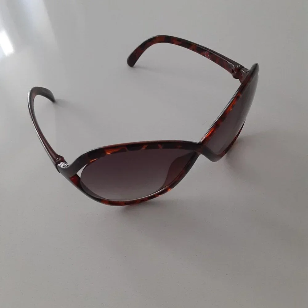 Fashionable Little Girls Faux Tortoise Sunglasses